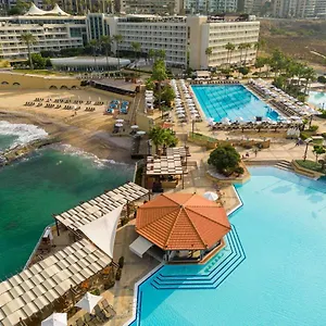 Moevenpick Resort